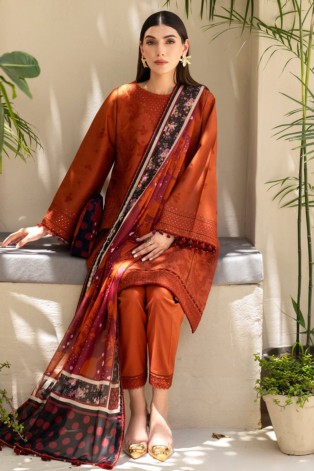 IRIS EMBROIDERED LAWN IL-SS24-D5