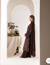 Load image into Gallery viewer, SOBIA NAZIR luxury Winter 2024 D# 2B Unstitched