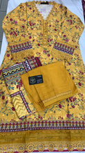 Load image into Gallery viewer, Bin Saeed Winter | Khaddar 3pc Stitched | D14