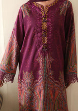 Load image into Gallery viewer, ROHEENAZ Éclat Garden Printed Lawn VOL4 D-508 (DAHLIA DREAM) Unstitched