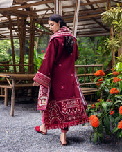 Load image into Gallery viewer, Mushq Broadway Luxury Winter Collection HUNWI250203U(EMERALD GLIMMER) Unstitched